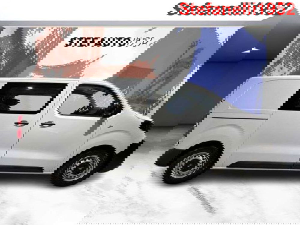 Opel Vivaro Furgone nuova a Bologna (2)