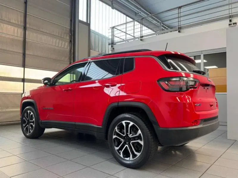 Jeep Compass nuova a Vercelli (5)