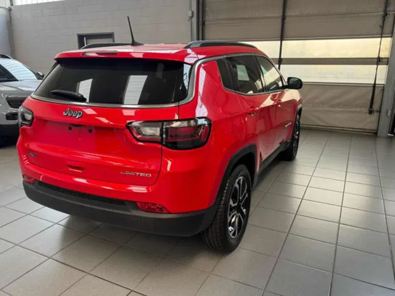 Jeep Compass nuova a Vercelli (7)