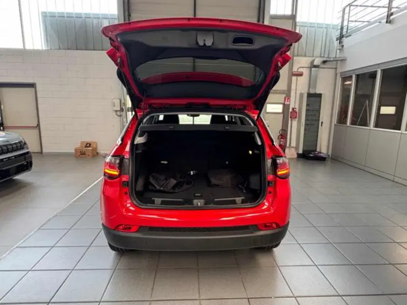 Jeep Compass nuova a Vercelli (9)