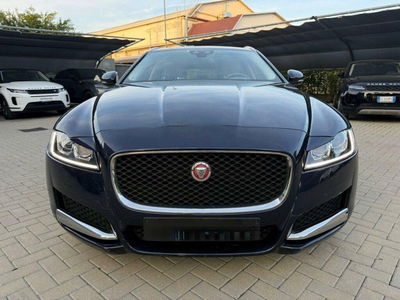 Jaguar XF Sportbrake 2.0 D 180 CV AWD aut. Prestige del 2018 usata a Varese