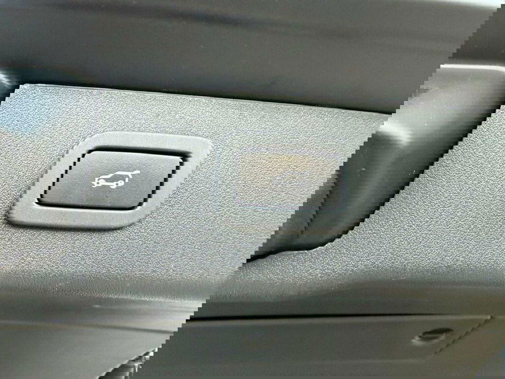 Jaguar XF Sportbrake usata a Varese (12)