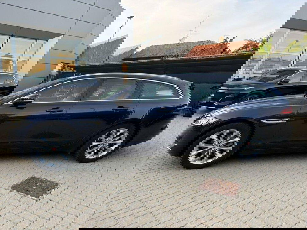 Jaguar XF Sportbrake usata a Varese (4)