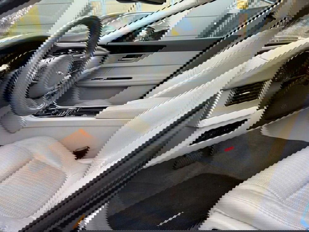 Jaguar XF Sportbrake usata a Varese (5)