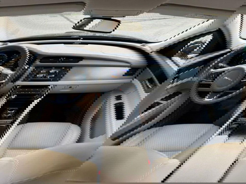 Jaguar XF Sportbrake usata a Varese (6)