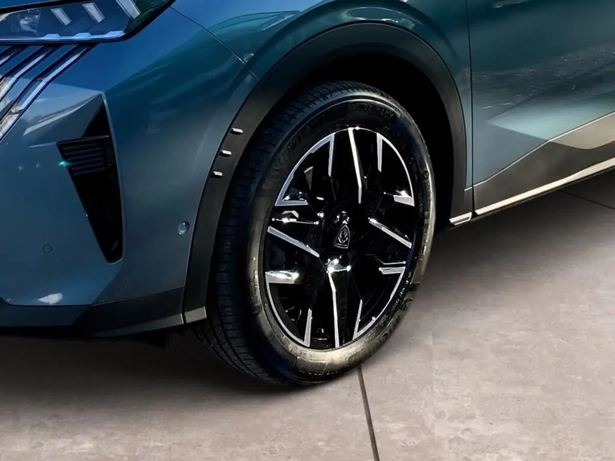 Peugeot 5008 nuova a Torino (15)