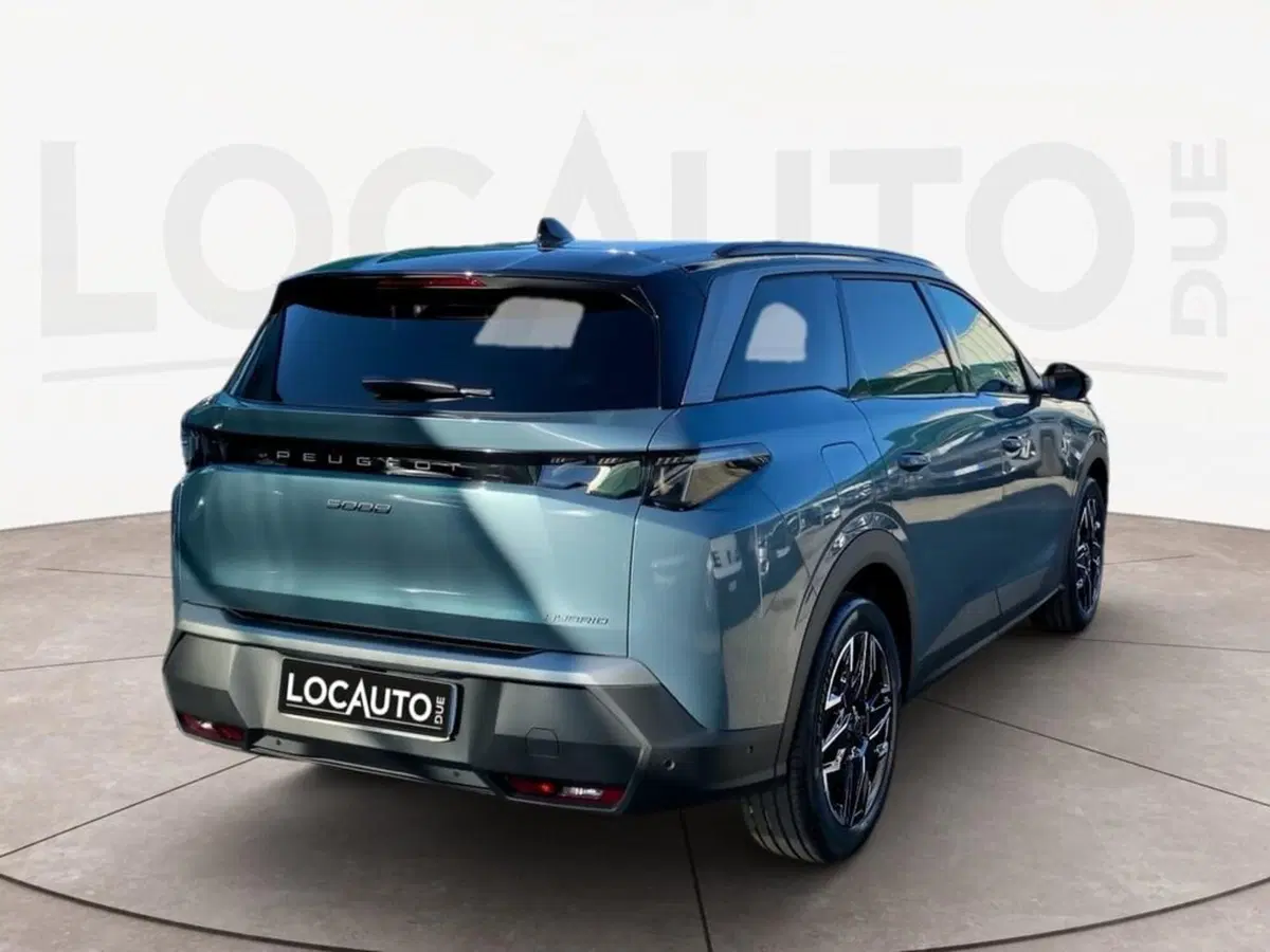Peugeot 5008 nuova a Torino (4)