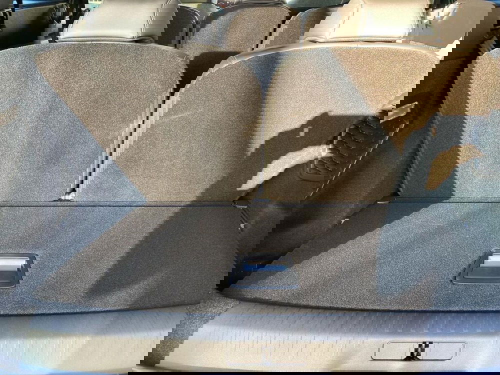 Peugeot 5008 nuova a Torino (9)