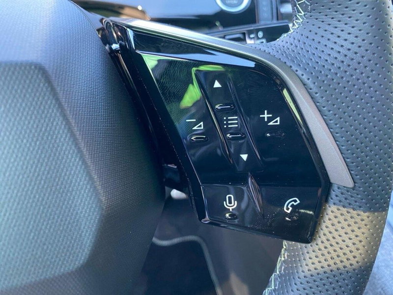 Peugeot 5008 nuova a Torino (13)