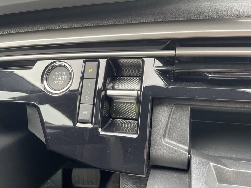 Peugeot 5008 nuova a Torino (11)