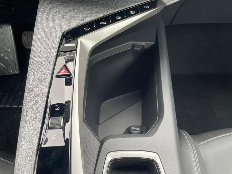 Peugeot 5008 nuova a Torino (13)