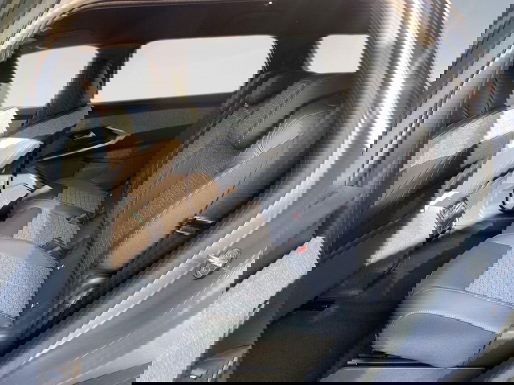 Peugeot 5008 nuova a Torino (8)