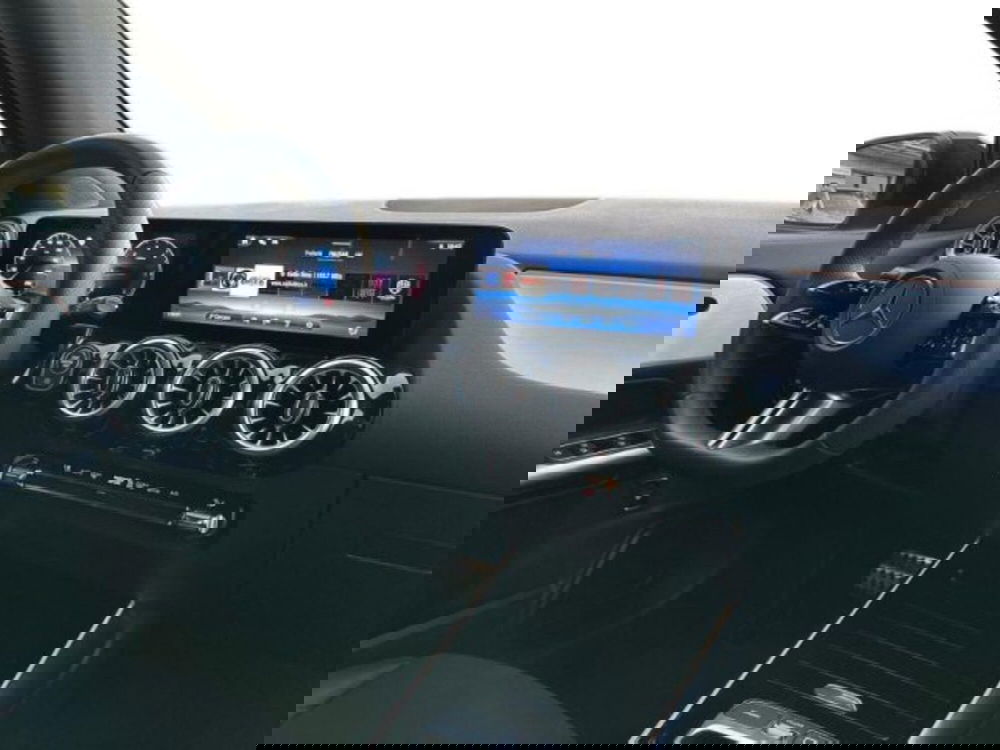 Mercedes-Benz GLA SUV usata a Avellino (15)