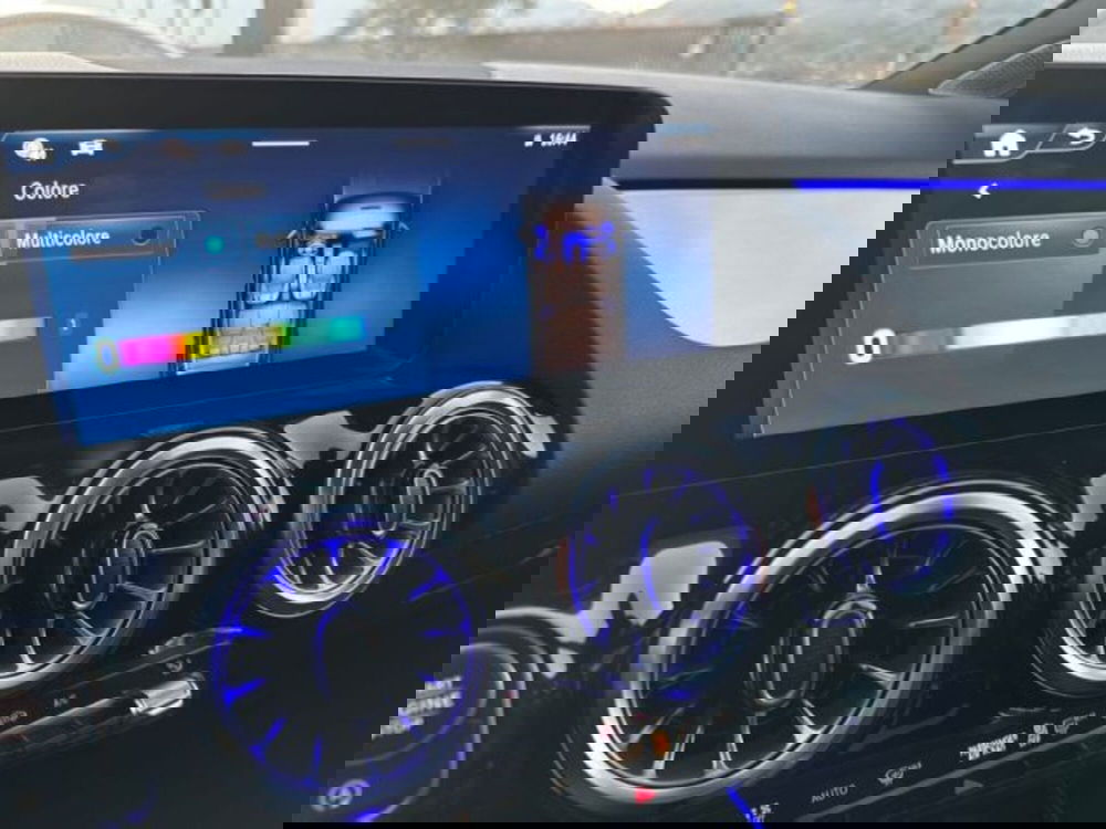 Mercedes-Benz GLA SUV usata a Avellino (18)