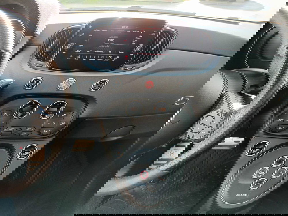Abarth 695 Cabrio usata a Bari (16)