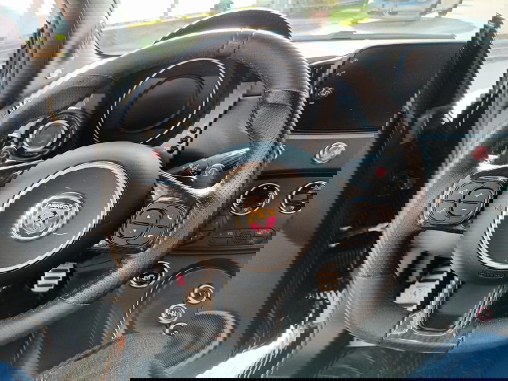 Abarth 695 Cabrio usata a Bari (14)