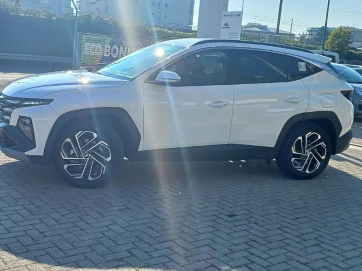 Hyundai Tucson nuova a Savona (3)