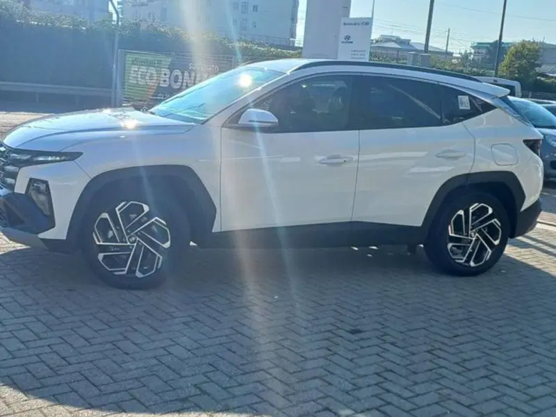 Hyundai Tucson nuova a Savona (3)