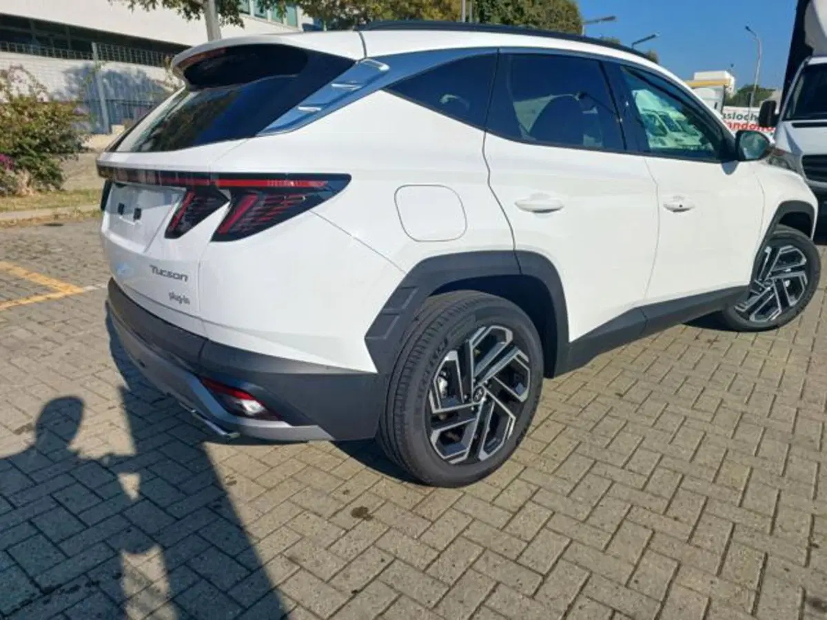 Hyundai Tucson nuova a Savona (7)