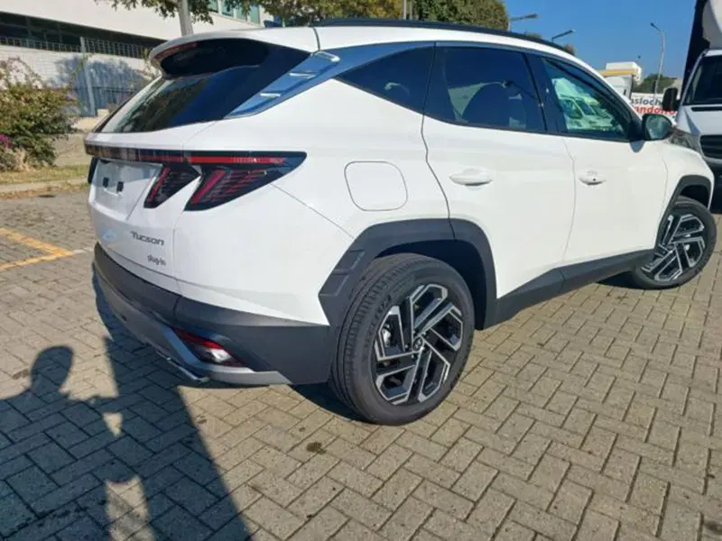 Hyundai Tucson nuova a Savona (7)