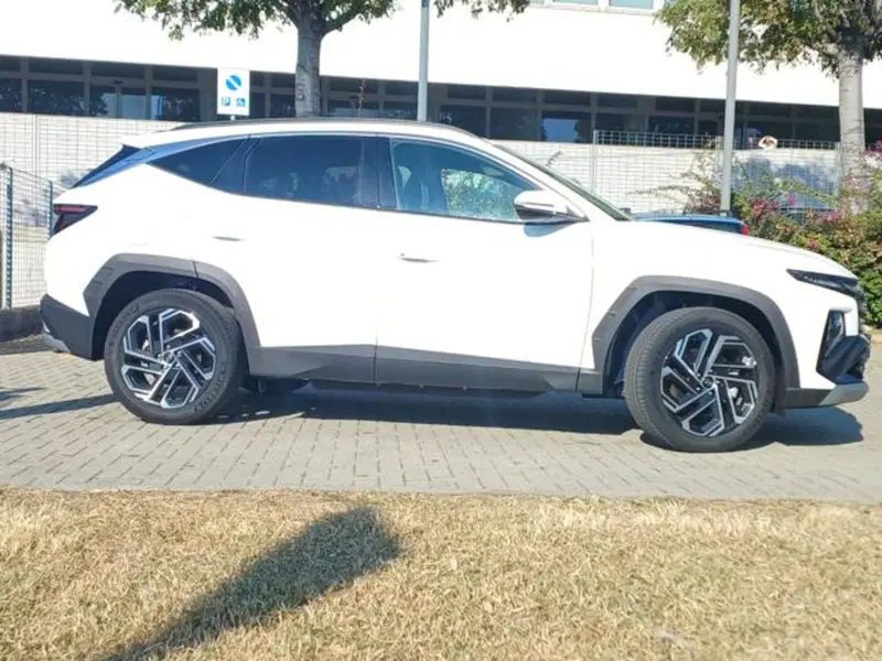 Hyundai Tucson nuova a Savona (8)