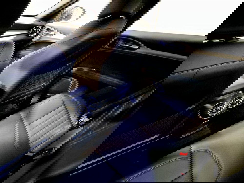 Alfa Romeo Stelvio nuova a Padova (14)