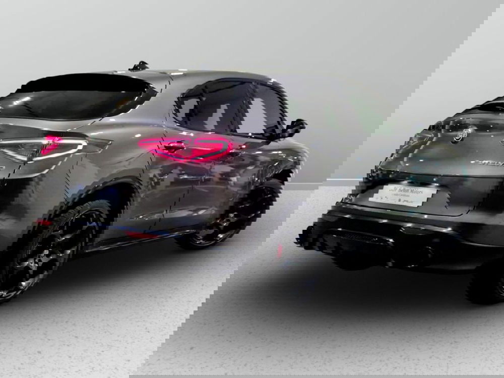 Alfa Romeo Stelvio nuova a Padova (4)