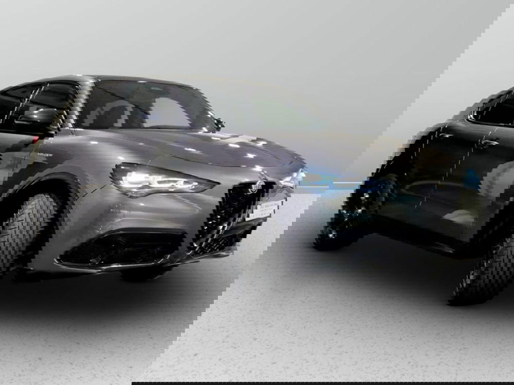 Alfa Romeo Stelvio nuova a Padova (6)