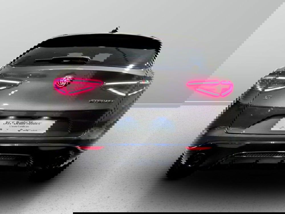 Alfa Romeo Stelvio nuova a Padova (8)