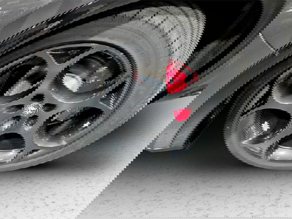 Alfa Romeo Stelvio nuova a Padova (9)