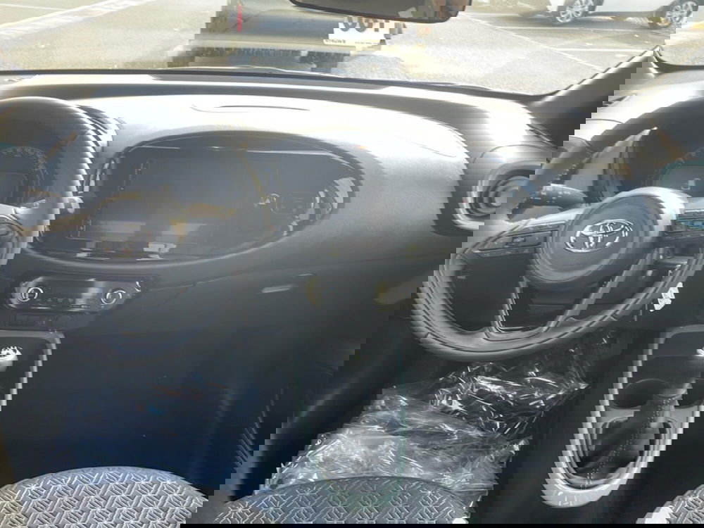 Toyota Aygo X nuova a Piacenza (11)
