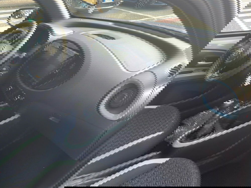 Toyota Aygo X nuova a Piacenza (9)