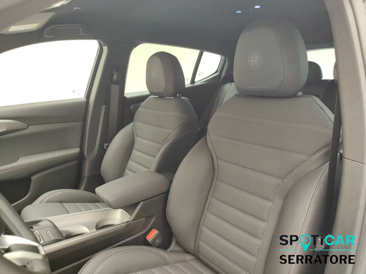 Alfa Romeo Tonale nuova a Como (12)