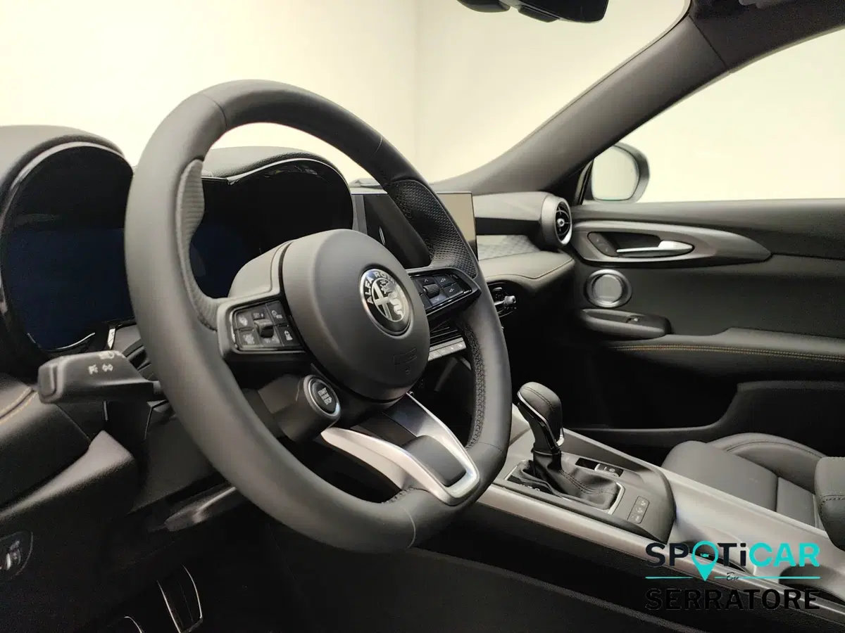 Alfa Romeo Tonale nuova a Como (9)