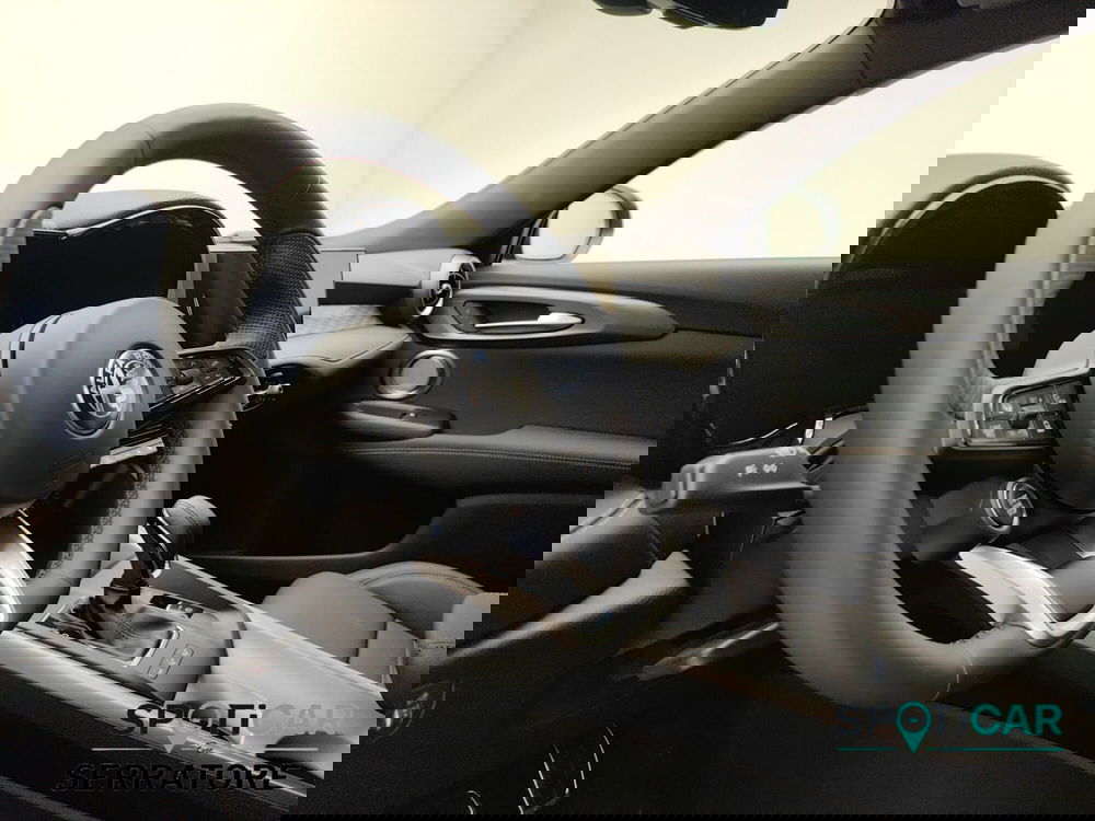 Alfa Romeo Tonale nuova a Como (9)