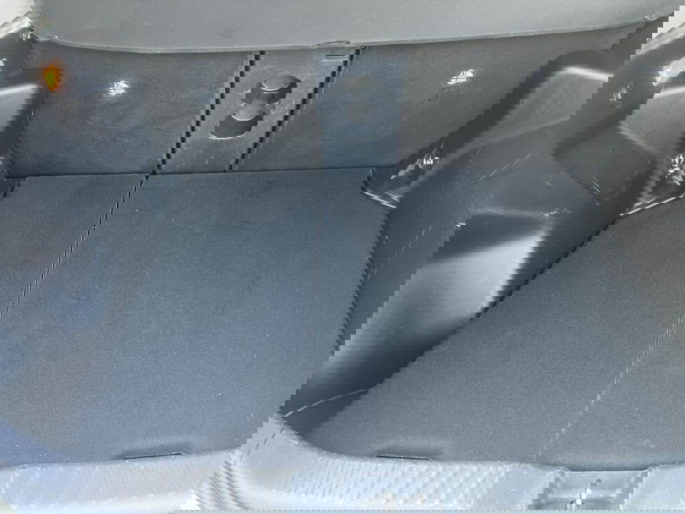 Toyota Yaris Cross usata a Lecco (12)