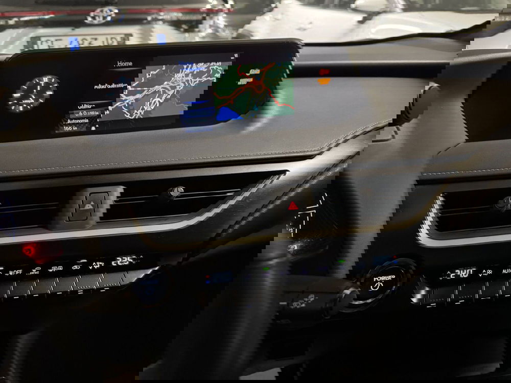 Lexus UX usata a Como (14)