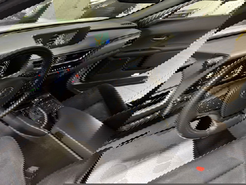 Lexus UX usata a Como (9)