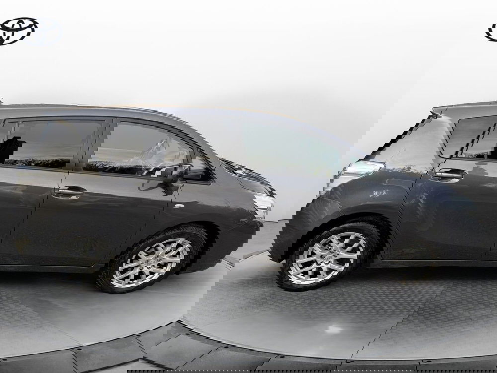 Toyota Verso usata a Como (13)