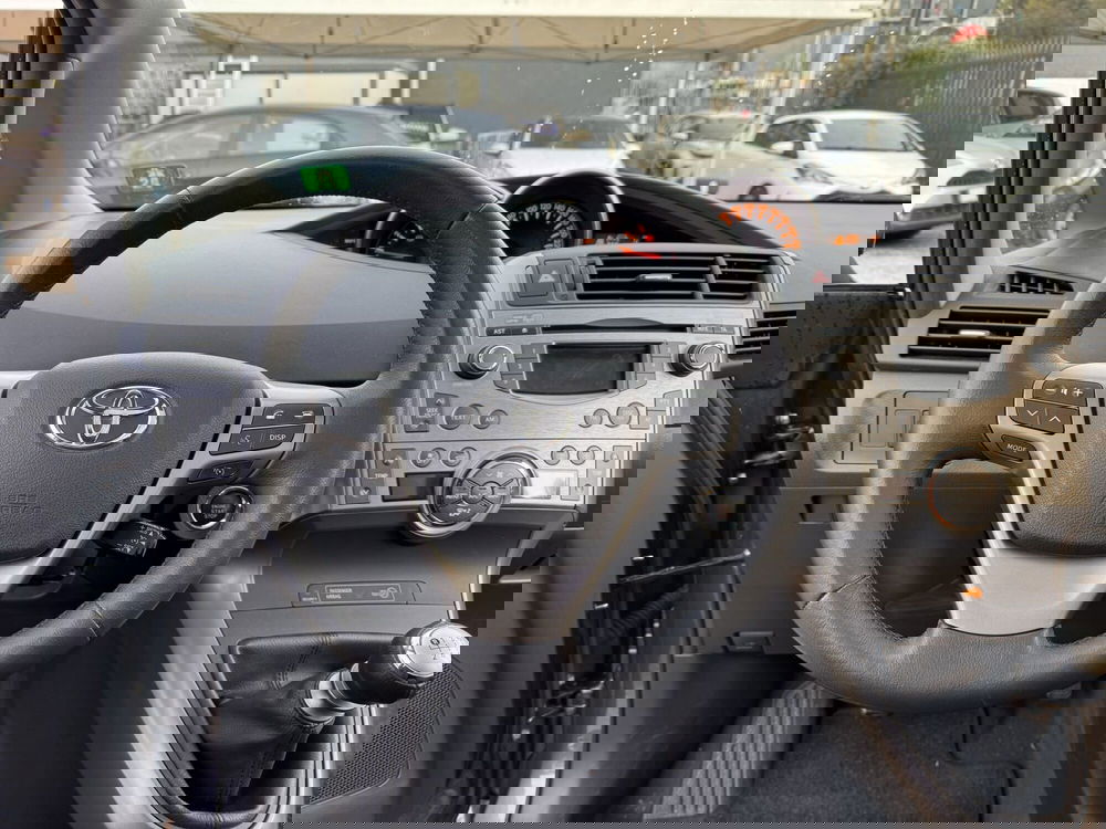 Toyota Verso usata a Como (9)