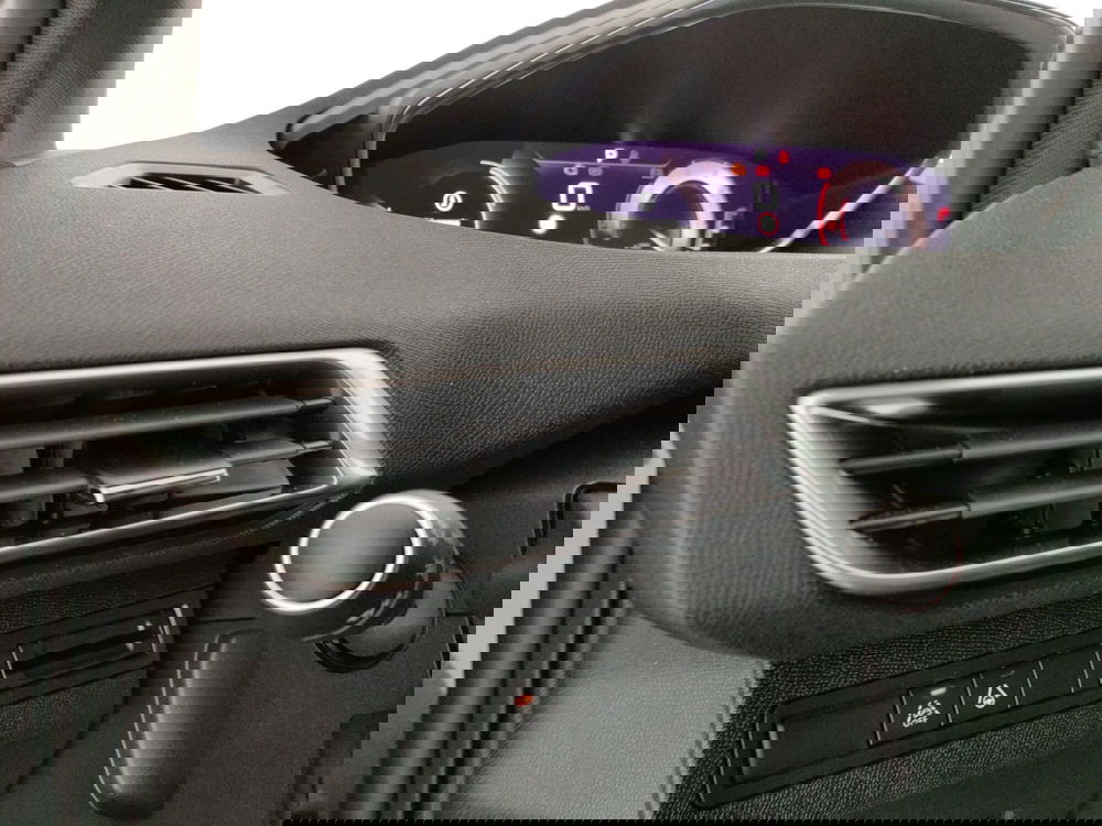 Peugeot 3008 nuova a Caserta (9)