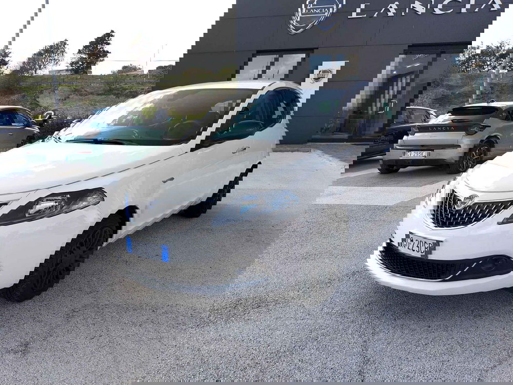 Lancia Ypsilon usata a Matera