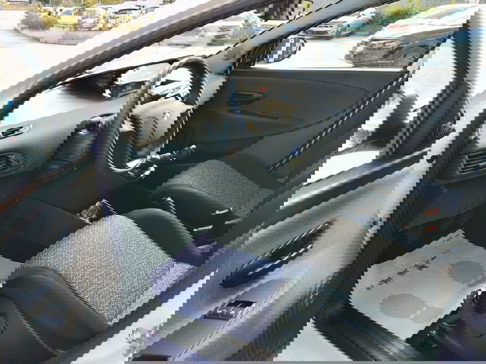 Lancia Ypsilon usata a Matera (12)