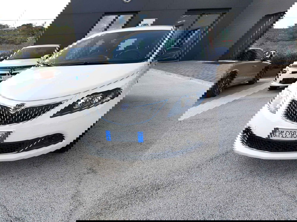 Lancia Ypsilon usata a Matera (2)