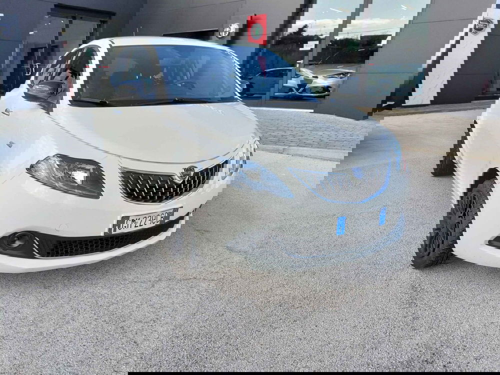 Lancia Ypsilon usata a Matera (3)