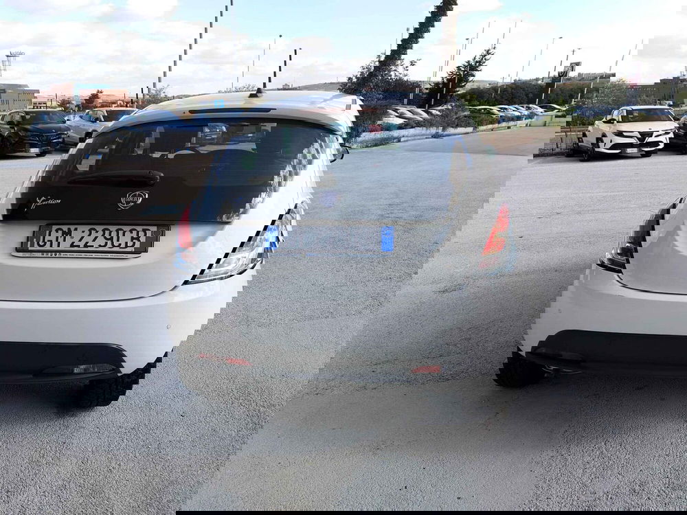 Lancia Ypsilon usata a Matera (7)