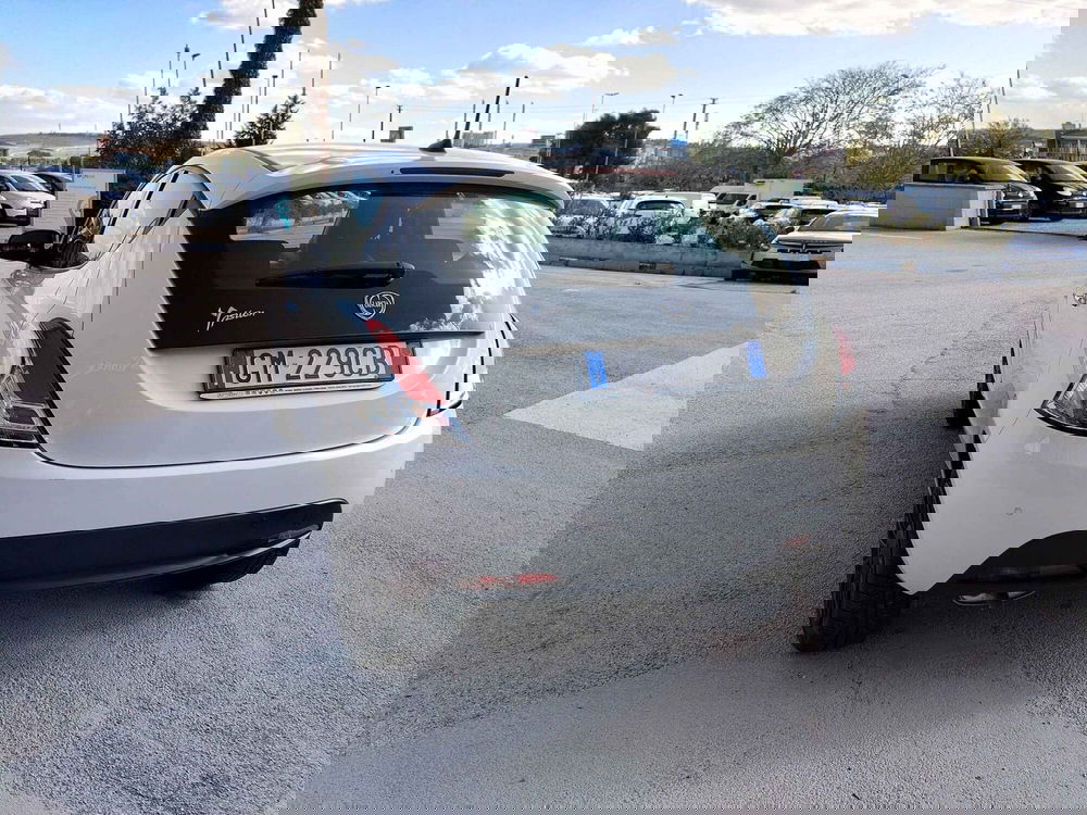 Lancia Ypsilon usata a Matera (8)
