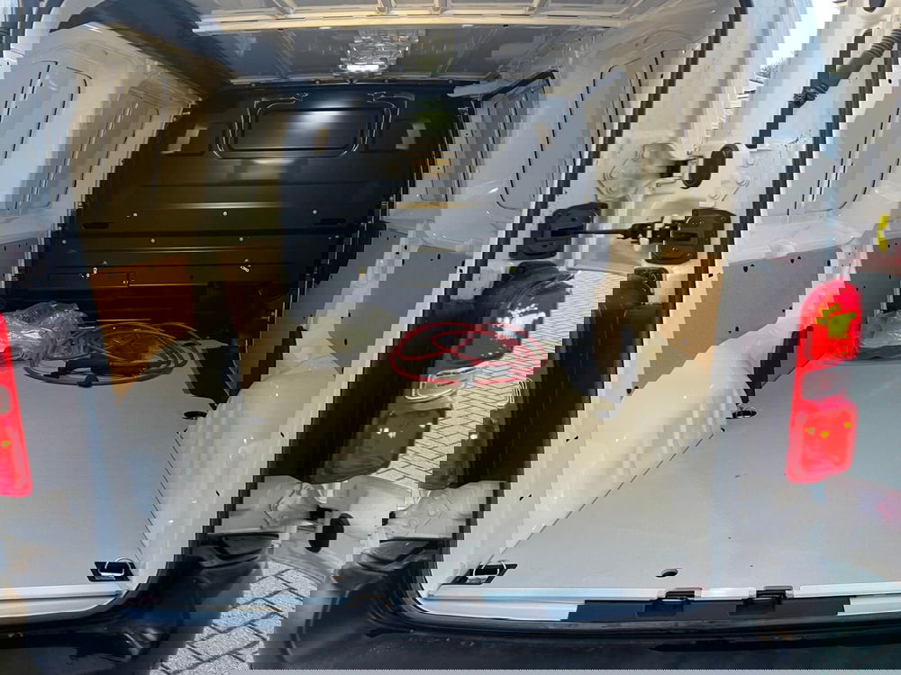 Peugeot e-Expert Furgone nuova a Milano (11)