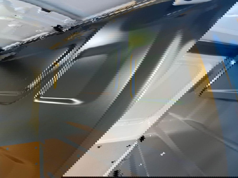 Peugeot e-Expert Furgone nuova a Milano (12)