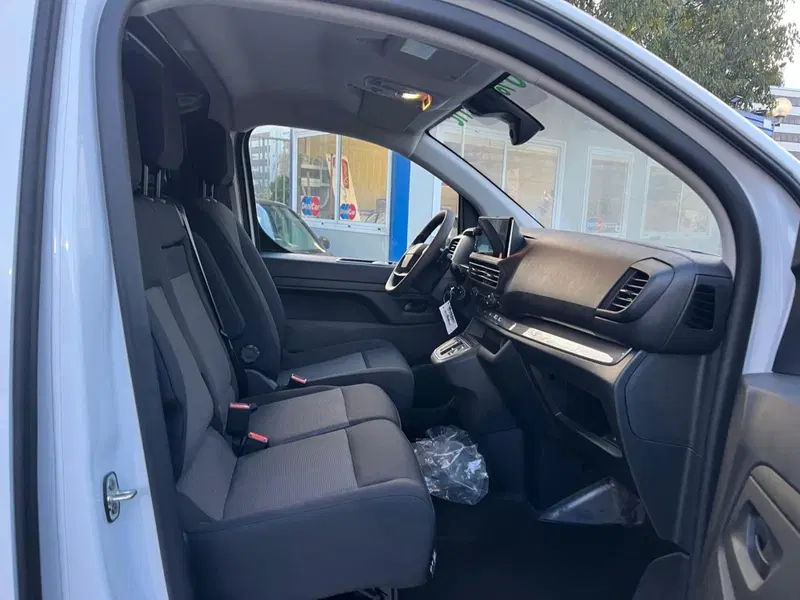 Peugeot e-Expert Furgone nuova a Milano (15)